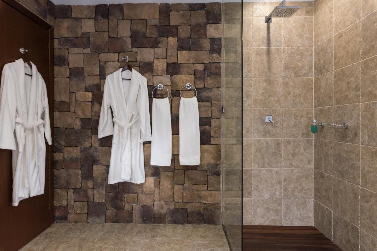 Lion Hotel 4*